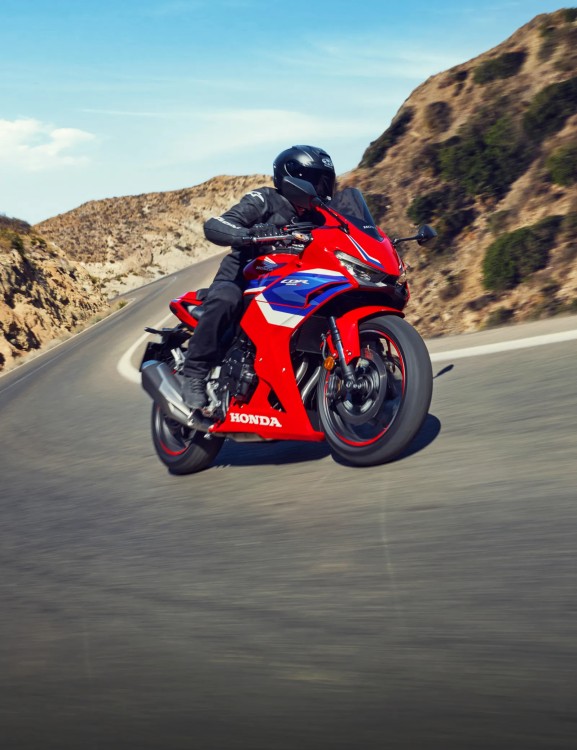 CBR500R cbr500r-e-clutch-product-page-header-mobile-1600-x-2080
